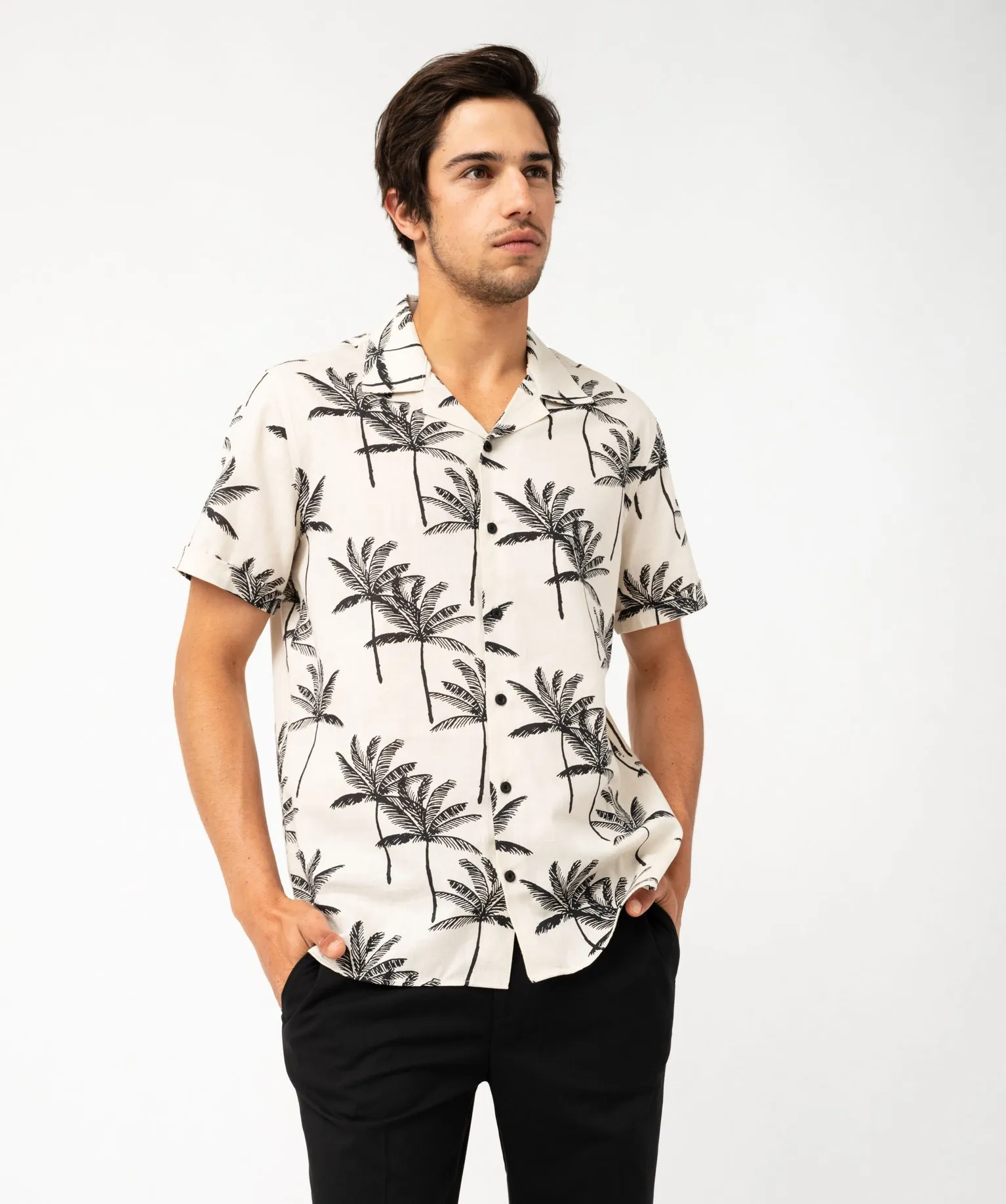 Chemise à manches courtes en coton léger et col cubain homme ecru
